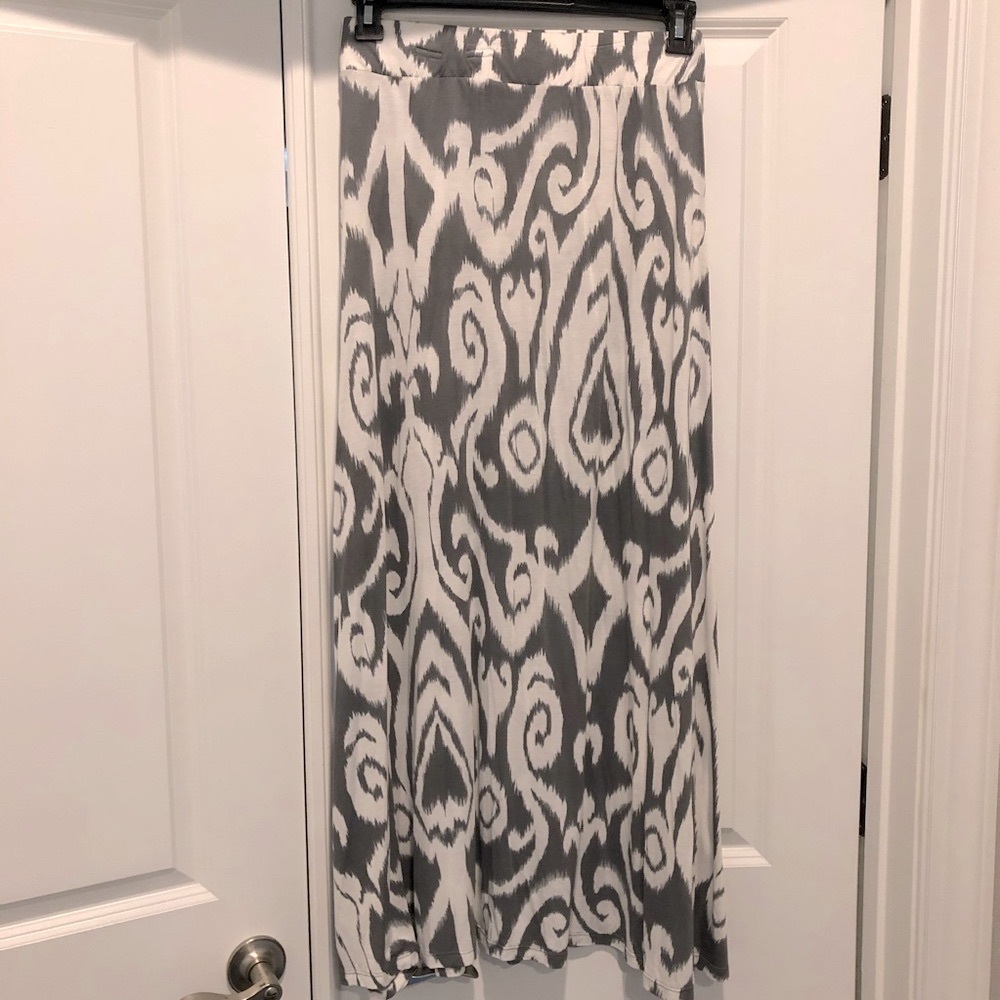 INC Gray and White Maxi Damask Print Skirt Sz M